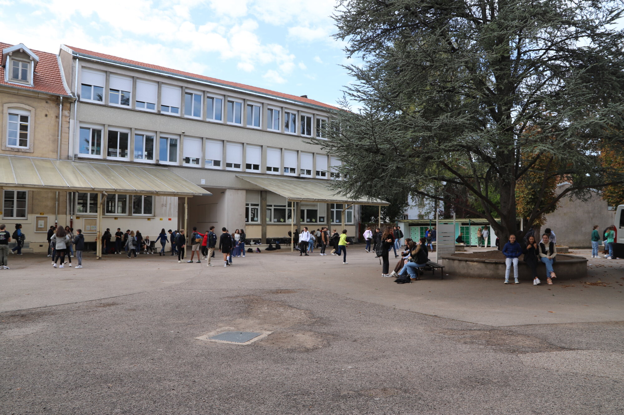 COUR43 V3 | Notre-Dame Saint-Joseph Collège Thaon-les-Vosges 0
