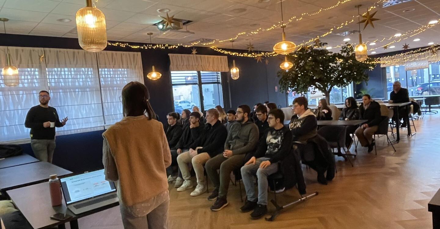 Immersion Professionnelle : Les Élèves d’AGORA Découvrent l’Entreprise Numbr Saint-Nabord